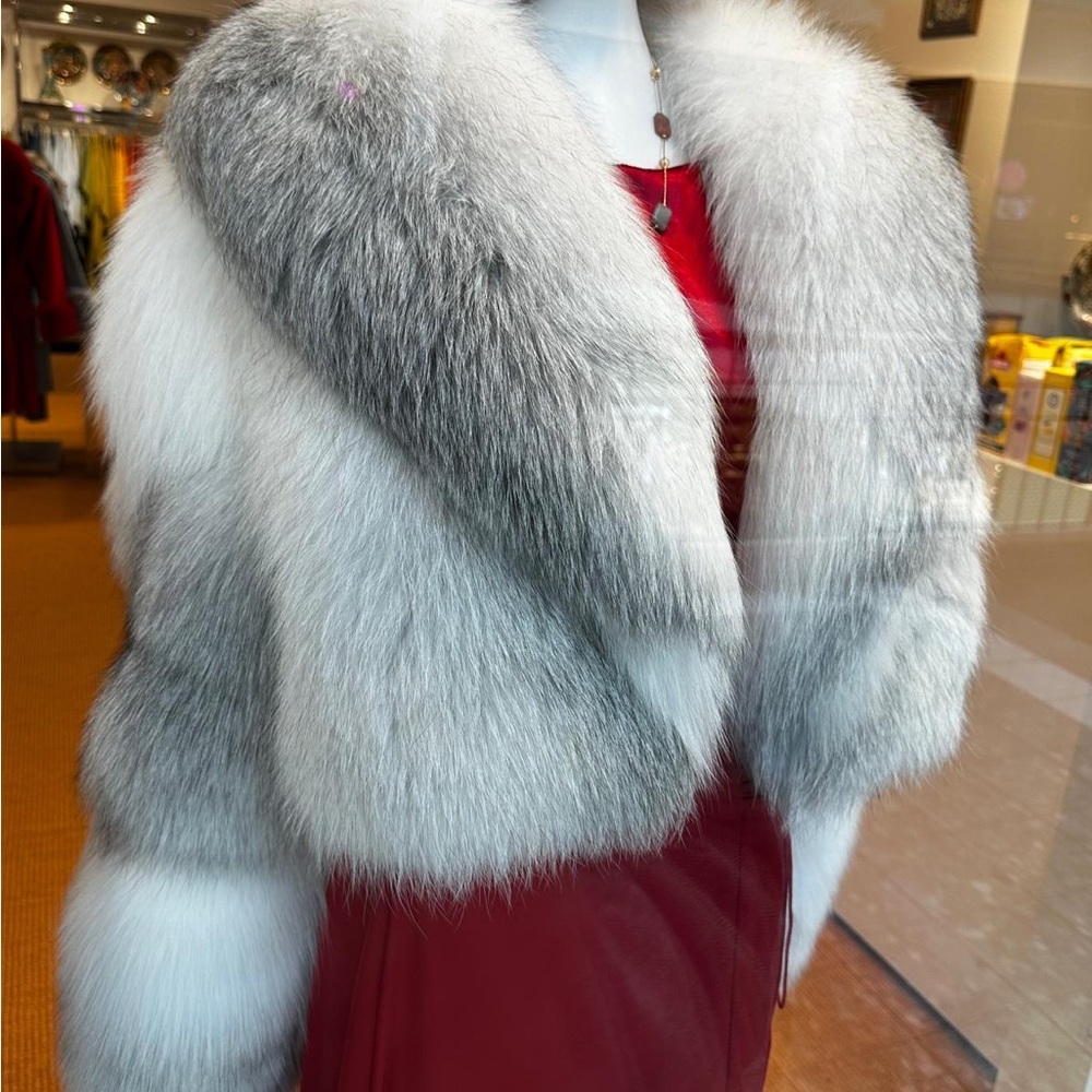 Brand new Real Elegant Gray and White Fur Stole, one of a kind piece